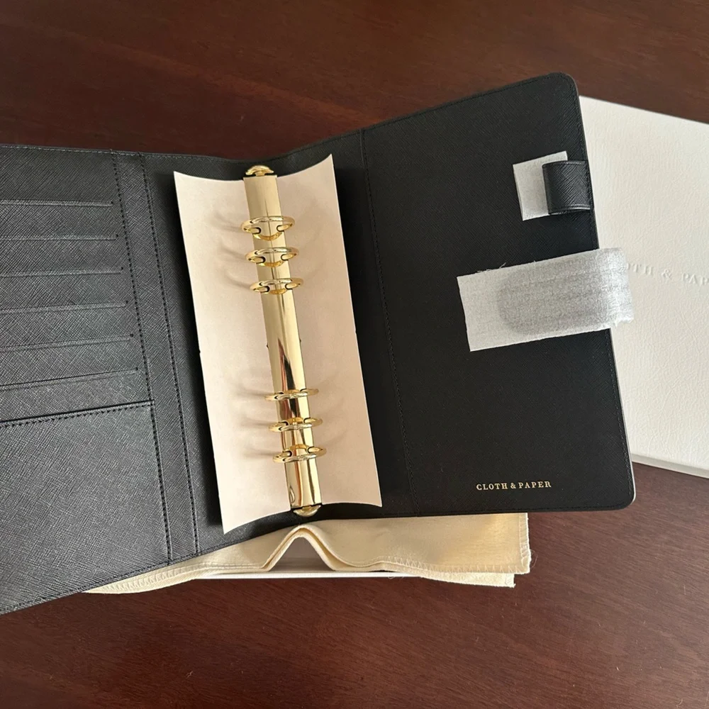 Cloth and Paper Contoured A5 6 Ring Planner - Picture 7 of 11